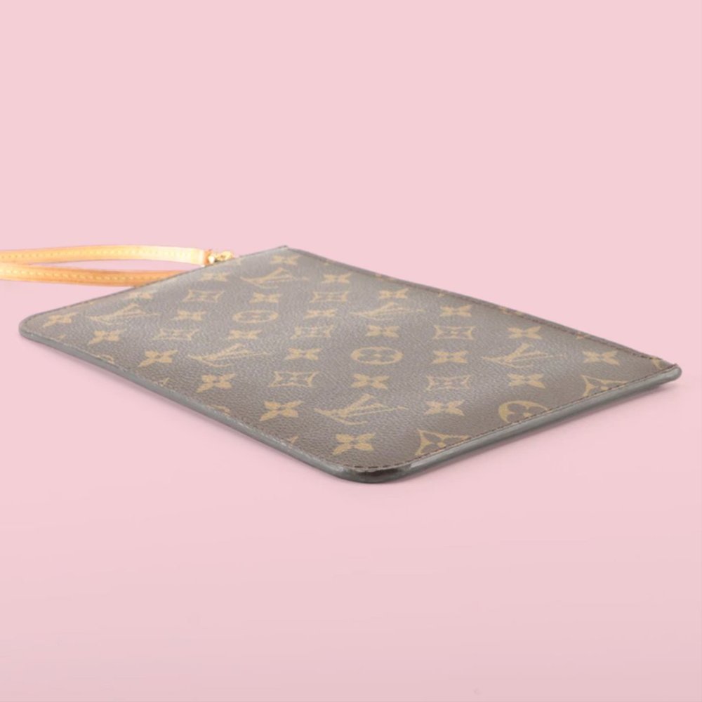 Louis Vuitton Neverfull Pochette MM in Monogram Canvas - Picture 5 of 12
